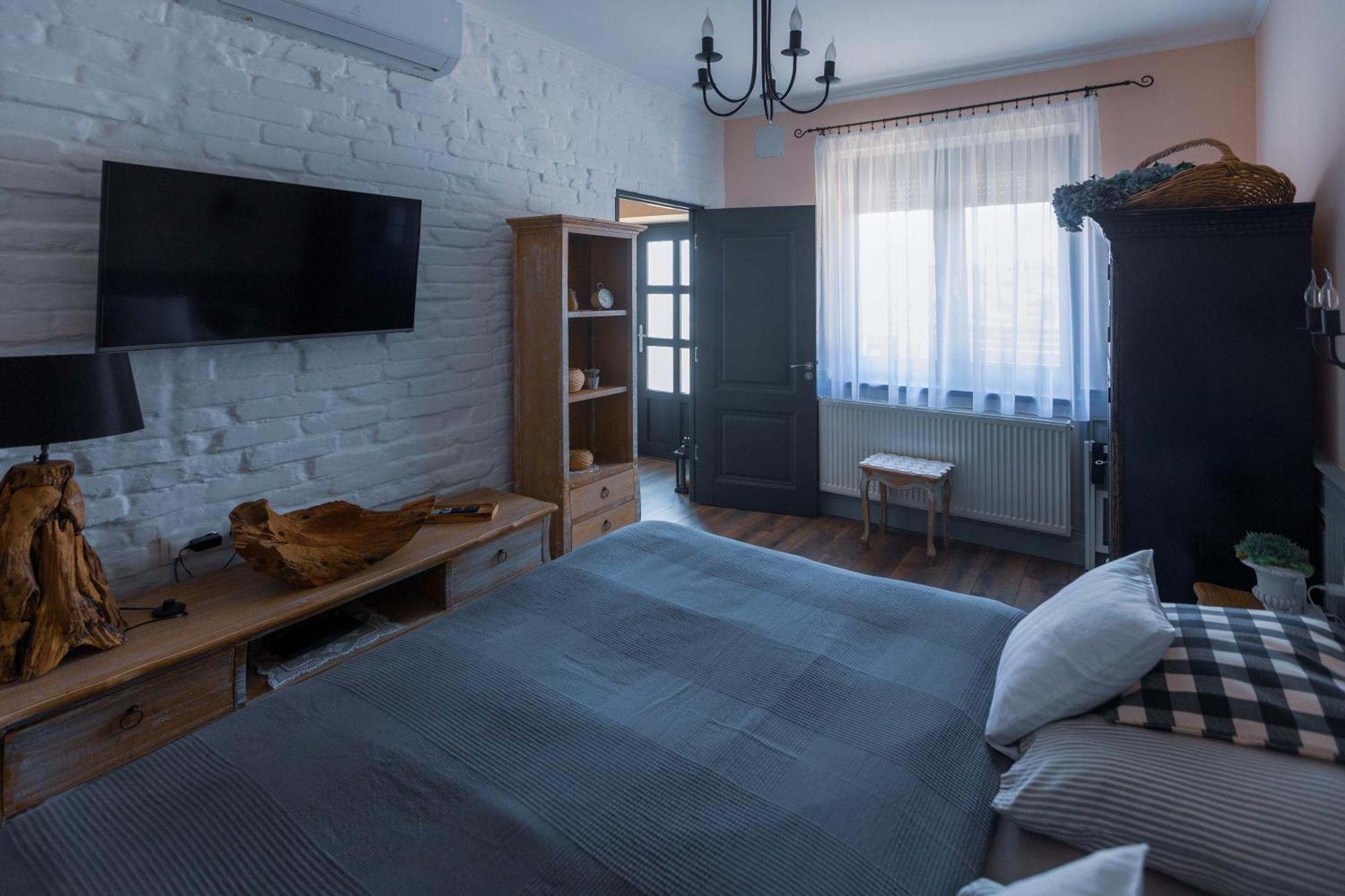 Bab-Lak Apartman Кишварда Екстериор снимка